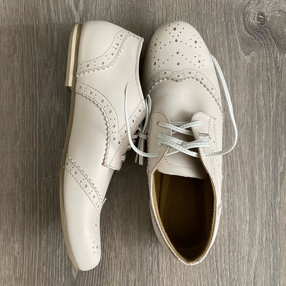 ♡ NWOT Ivory Lace Up Oxford Women Shoes ♡ - Picture 7 of 9